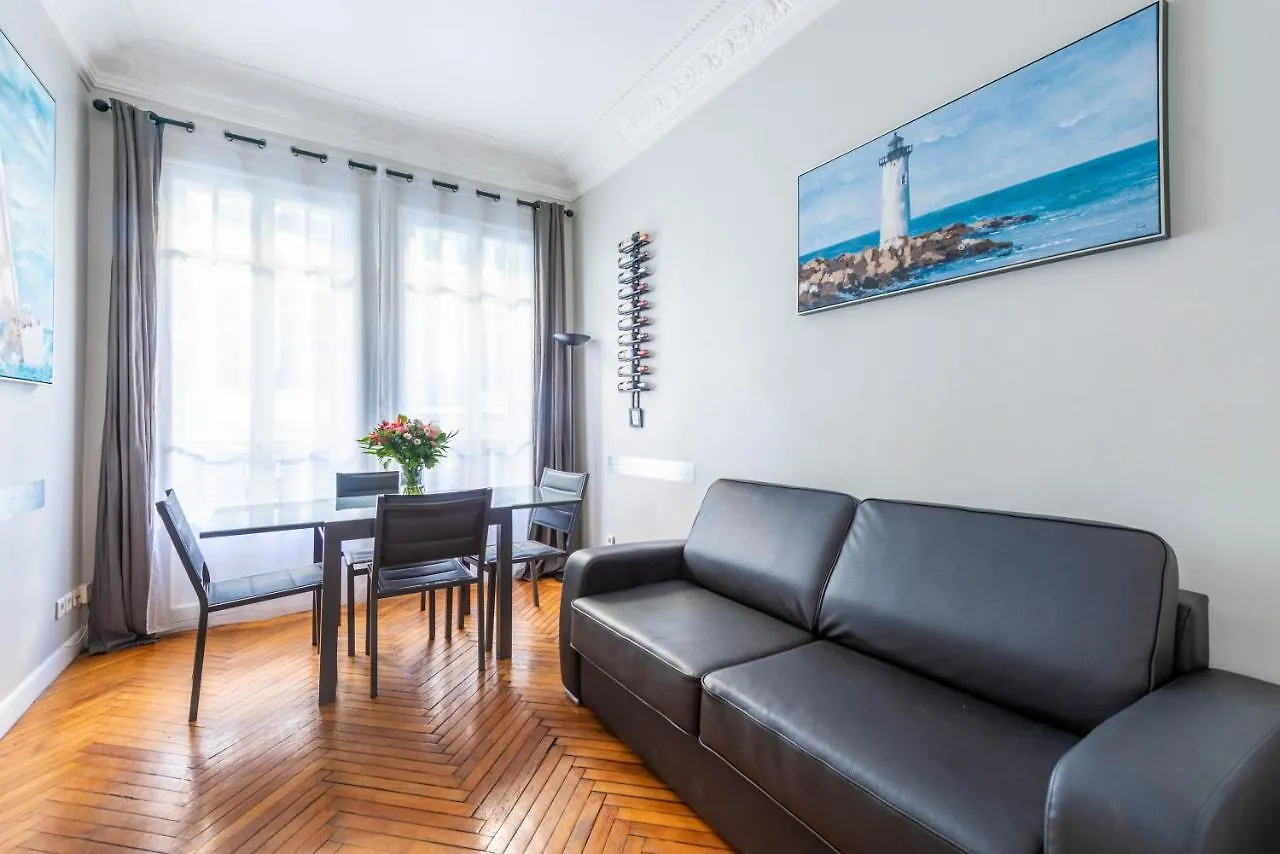 Nice Central Art Deco Flat 45 M² Francja